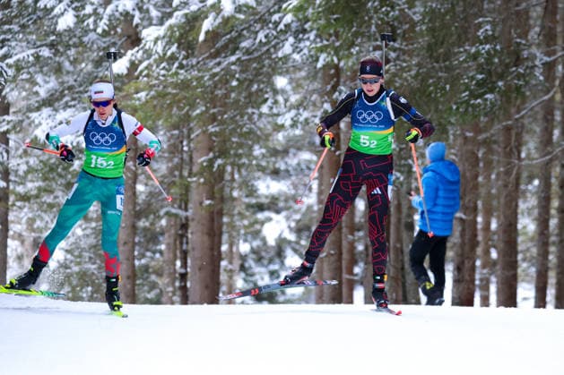Antholz, Italien 18. Februar 2026: Biathlon Staffel 4 x 6 km Frauen - Olympia 2026 Im Bild: v.li. Milena Todorova (BUL) und Franziska Preuss (GER) Anterselva Biathlon Arena *** Antholz, Italy February 18, 2026 Biathlon relay 4 x 6 km women Olympic Games 2026 Pictured from left Milena Todorova BUL and Franziska Preuss GER Anterselva Biathlon Arena Copyright: xFotostandx xHettichx