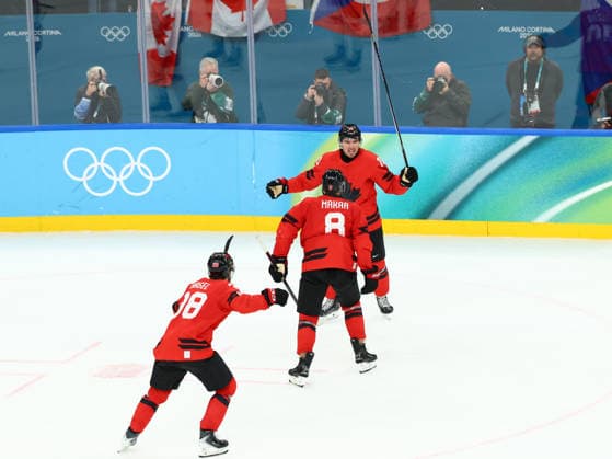 February 18, 2026, Milan, Lombardy, Italy: NICK SUZUKI 10 of Canada ties the game 3:3 during the Quarterfinal game between Team Canada (CAN) and Team Czechia (CZE) at the Milano Cortina 2026 Olympic Games, Olympische Spiele, Olympia, OS Milan Italy - ZUMAc179 20260218_oly_c179_109 Copyright: xMickaelxChavetx