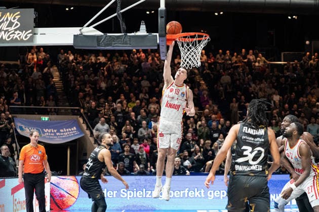 Christian Sklananowski (Nr. 19 Wuerzburg Baskets) am Korb GER, Basketball Loewen Braunschweig gegen Wuerzburg Baskets, Basketball, easyCredit BBL, Spieltag 21, Spielzeit 2025 26, 18.02.2026 GER, Basketball Loewen Braunschweig gegen Wuerzburg Baskets, Basketball, easyCredit BBL, Spieltag 21, Spielzeit 2025 26, 18.02.2026 Braunschweig Copyright: xEibner-Pressefoto DanielxREINELTx EP_DRT