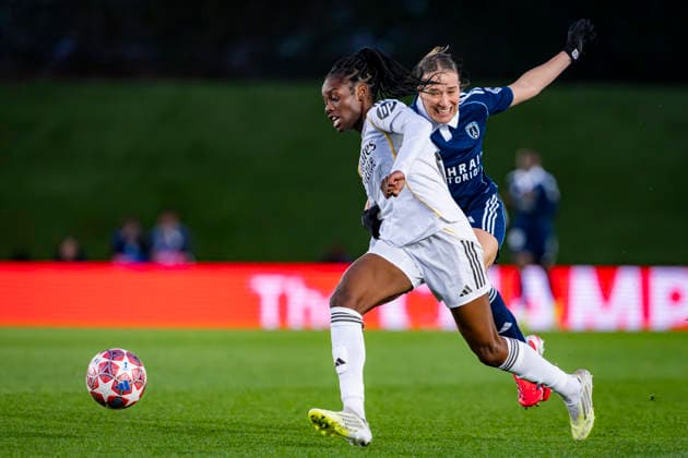 Real Madrid CF v Paris FC - UEFA Women s Champions League 2025 26 KO play-offs Second Leg Naomie Feller of Real Madrid CF is in action with the ball during the UEFA Women s Champions League 2025 26 KO play-offs Second Leg match between Real Madrid C.F. and Paris FC at Estadio Alfredo Di Stefano on February 18, 2026 in Madrid, Spain. Valdebebas Estadio Alfredo Di Stefano Madrid Spain Copyright: xAlbertoxGardinx AGardin_20260218_Foot_WChamp_Real_Madrid_Paris_0056