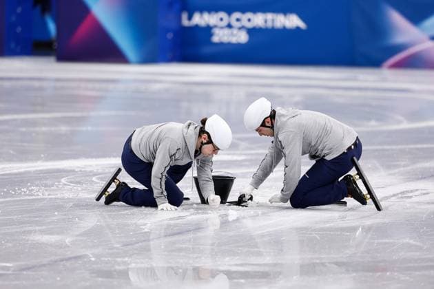 MILAN , 18-02-2026 , Milano Ice Skating Arena , Olympic Winter games, Winterspiele,Spiele, Summer games 2026 - Short Track 18-02 Men™s 500m Quarterfinals , Picture shows preparing the ice Olympic Winter Games 2026 - Short Track 18-02  x201712862x Copyright:
