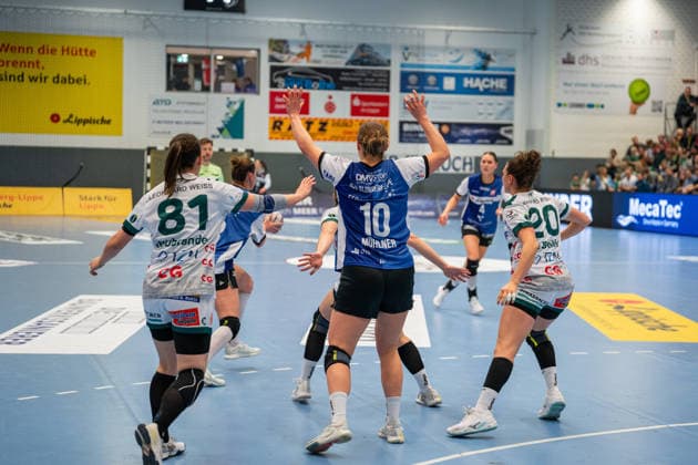 HSG Blomberg-Lippe (GER) vs. Frisch Auf Goeppingen (GER), Handball, 1. Handball Bundesliga Frauen, 18. Spieltag, 18.2.2026, Saision 2025 2026, Blomberg Maxi Muehlner (HSG Blomberg-Lippe, 10) steht frei Blomberg Sporthalle an der Ulmenallee Deutschland