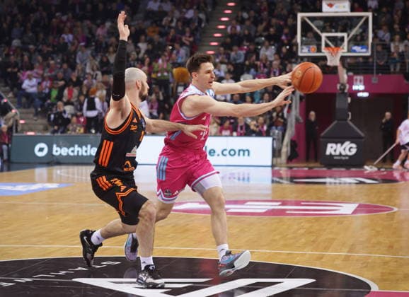 Grayson Murphy Telekom Baskets Bonn vs. Tommy Kuhse Rasta Vechta 21. Speiltag - Saison 2025 26