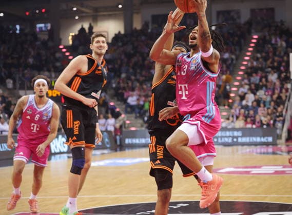 Zachery Cooks Telekom Baskets Bonn vs. Rasta Vechta 21. Speiltag - Saison 2025 26