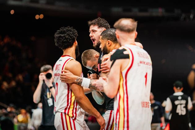 Easycredit BBL: Basketball Braunschweig Löwen - Fitness First Würzburger Baskets, 18.02.26 Fitness First Würzburger Baskets feiert den Sieg; Easycredit BBL: Basketball Braunschweig Löwen vs. Fitness First Würzburger Baskets am 18.02.2026 in der Volkswagen Halle, Braunschweig Copyright: xBEAUTIFULxSPORTS Tonhäuserx