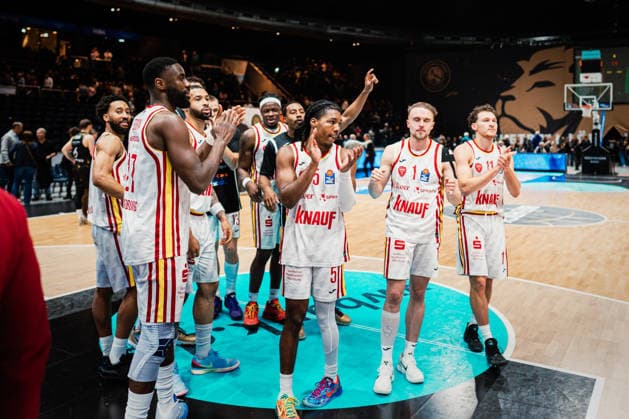 Easycredit BBL: Basketball Braunschweig Löwen - Fitness First Würzburger Baskets, 18.02.26 Fitness First Würzburger Baskets feiert den Sieg; Easycredit BBL: Basketball Braunschweig Löwen vs. Fitness First Würzburger Baskets am 18.02.2026 in der Volkswagen Halle, Braunschweig Copyright: xBEAUTIFULxSPORTS Tonhäuserx