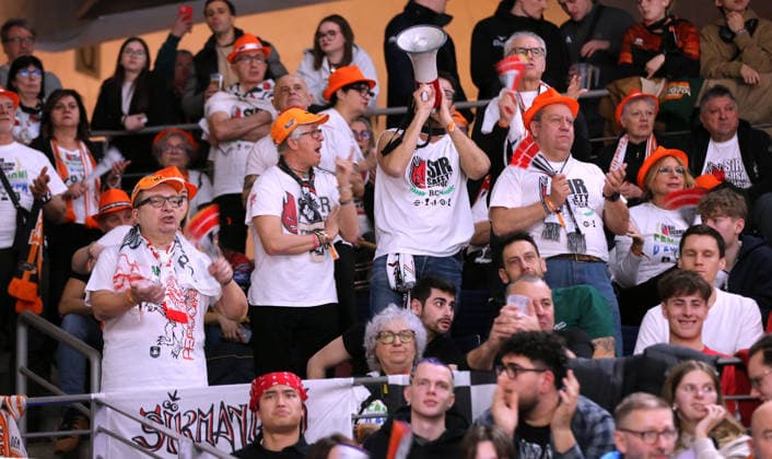 Fans von Perugia Volleyball CEV Champions League Herren Saison 2025 2026 18.02.2026 BR Volleys Berlin BRV vs. Sir Sicoma Monini Perugia