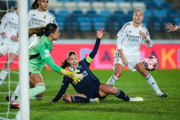 February 18, 2026, Valdebebas, Madrid, Spain: Clara Mateo of Paris FC in action during the UEFA Women s Champions League 2025 26 KO play-offs Second Leg match between Real Madrid C.F. and Paris FC at Alfredo Di Stefano on February 18, 2026 in Madrid, Spain. Real Madrid C.F. V Paris FC - UEFA Women s Champions League 2025 26 KO Play-Offs Second Leg  - ZUMAa181 20260218_zaa_a181_063 Copyright: xOscarxJ.xBarrosox