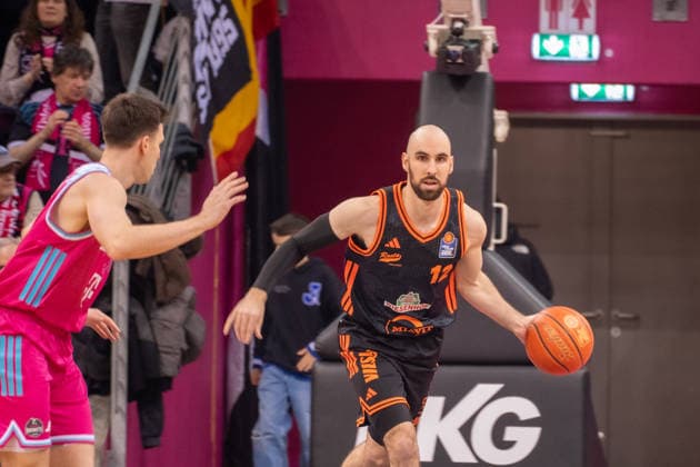 Deutschland: 1. Bundesliga Basketball easyCredit BBL 2025 2026 - Telekom Bonn vs SC RASTA Vechta - 21. Spieltag, 18.02.2026 - Telekom Dome (Bonn): am Ball Tommy Kuhse (SC Rasta Vechta, 12) Copyright: xOrhanxHabashx