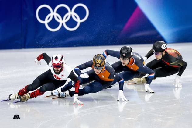 MILAN - Jens van t Wout and Teun Boer during the 500-meter short track Speed skating, Eisschnelllauf semifinals at the Milan Ice Skating Area at the Milan Winter Olympics. ROBIN VAN LONKHUIJSEN ANP xVIxANPxSportx xxANPxIVx 551117915 originalFilename: 551117915.jpg