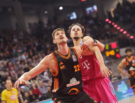 Michael Kessens Telekom Baskets Bonn vs. Tibor Pleiß (Pleiss) Rasta Vechta 21. Speiltag - Saison 2025 26