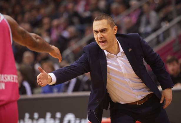 Trainer Marko Stankovic Telekom Baskets Bonn vs. Rasta Vechta 21. Speiltag - Saison 2025 26
