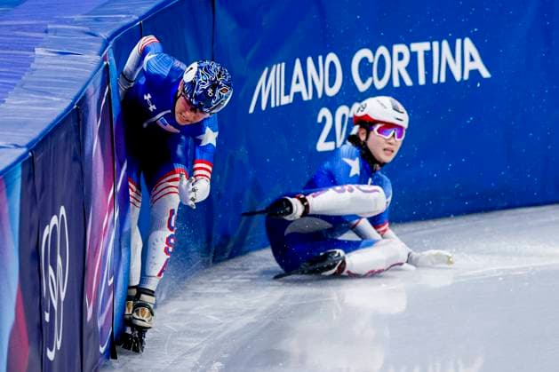 crash Eunice Lee of United States of America and Kristen Santos-Griswold of United States of America Women s 3000m Relay Finals, Milano Cortina 2026 Winter Olympics: Day 12, Short Track Speed skating, Eisschnelllauf - Milano Cortina 2026 Winter Olympics: Day 12, Milano Speed Skating Stadium, February 18, 2026, Milan, Italy.