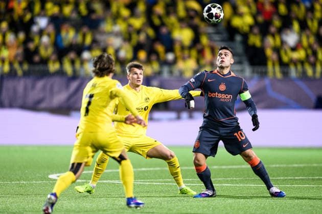 260218 Odin Bjortuft of Bodo Glimt and Lautaro Martinez of Inter during the UEFA Champions League football match between Bodo Glimt and Inter on February 18, 2026 in Bodo. Photo: Marius Simensen BILDBYRAN COP 238 MM0055 bbeng football fotball fotboll soccer uefa champions league mesterligaen bodo glimt inter fc internazionale milano Copyright: MARIUSxSIMENSEN BB260218ZY114