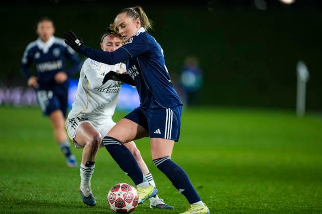 February 18, 2026, Valdebebas, Madrid, Spain: Lou Bogaert of Paris FC and Eva Navarro of Real Madrid CF in action during the UEFA Women s Champions League 2025 26 KO play-offs Second Leg match between Real Madrid C.F. and Paris FC at Alfredo Di Stefano on February 18, 2026 in Madrid, Spain. Real Madrid C.F. V Paris FC - UEFA Women s Champions League 2025 26 KO Play-Offs Second Leg  - ZUMAa181 20260218_zaa_a181_075 Copyright: xOscarxJ.xBarrosox