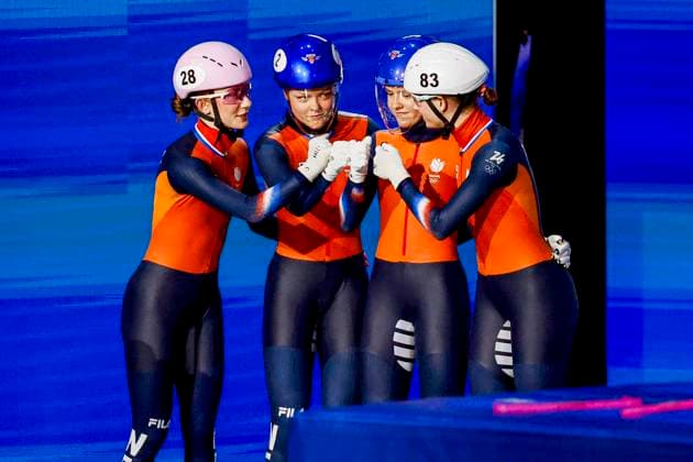 Michelle Velzeboer of the Netherlands and Xandra Velzeboer of the Netherlands and Selma Poutsma of the Netherlands and Zoe Florence Deltrap of the Netherlands looks on before Women s 3000m Relay Finals, Milano Cortina 2026 Winter Olympics: Day 12, Short Track Speed skating, Eisschnelllauf - Milano Cortina 2026 Winter Olympics: Day 12, Milano Speed Skating Stadium, February 18, 2026, Milan, Italy.