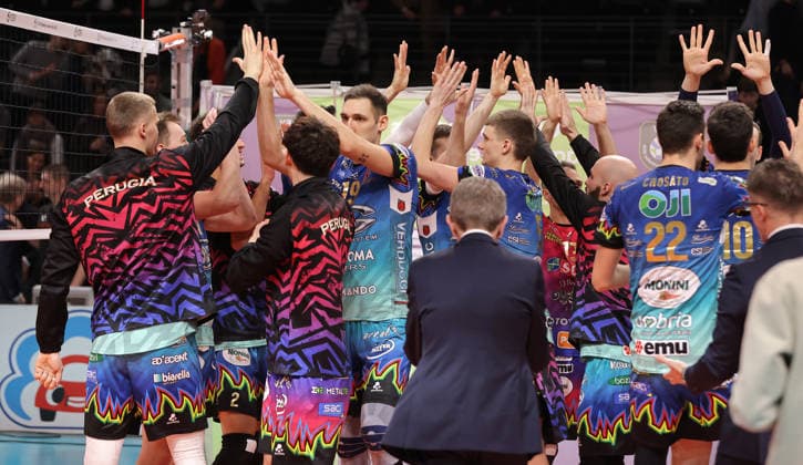 Mannschaft Perugia jubelt nach Spielende Freude Emotion Jubel Volleyball CEV Champions League Herren Saison 2025 2026 18.02.2026 BR Volleys Berlin BRV vs. Sir Sicoma Monini Perugia