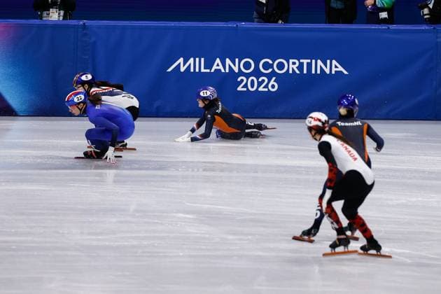 MILAN , 18-02-2026 , Milano Ice Skating Arena , Olympic Winter games, Winterspiele,Spiele, Summer games 2026 - Short Track 18-02 Women™s 3000m relay final A, Picture shows teams Republic of Korea, Canada, Netherlands, Italy , fall Netherlands Olympic Winter Games 2026 - Short Track 18-02  x201713667x Copyright: