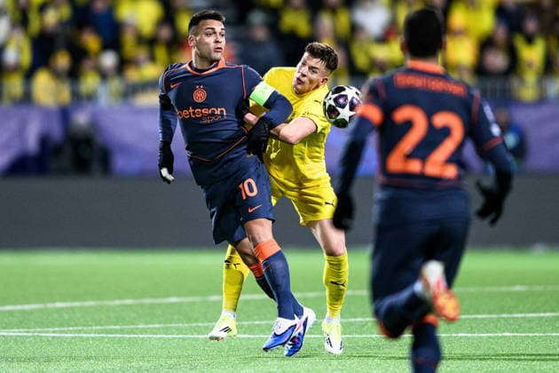 260218 Lautaro Martinez of Inter and Jostein Gundersen of Bodo Glimt during the UEFA Champions League football match between Bodo Glimt and Inter on February 18, 2026 in Bodo. Photo: Marius Simensen BILDBYRAN COP 238 MM0055 bbeng football fotball fotboll soccer uefa champions league mesterligaen bodo glimt inter fc internazionale milano Copyright: MARIUSxSIMENSEN BB260218ZL128