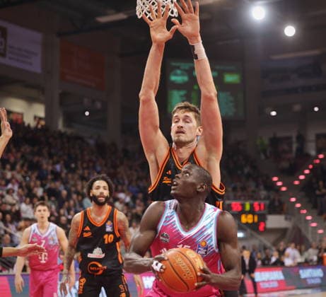 Kur Jongkuch Telekom Baskets Bonn vs. Tibor Pleiß (Pleiss) Rasta Vechta 21. Speiltag - Saison 2025 26