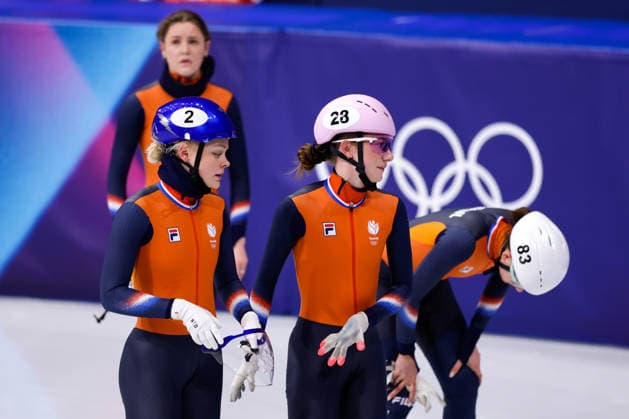2026-02-18 Short Track Speed skating, Eisschnelllauf - Milano Cortina 2026 Winter Olympics - Day 12 MILAN, ITALY - FEBRUARY 18: Xandra Velzeboer of the Netherlands, Zoe Deltrap of the Netherlands, Selma Poutsma of the Netherlands looks dejected after competing in the Women s 3000m Relay during Day 12 of Short Track Speed Skating - Milano Cortina 2026 Winter Olympics at Milano Ice Skating Arena on February 18, 2026 in Milan, Italy. (Photo by Joris Verwijst BSR Agency) Milan Italy Content not available for redistribution in The Netherlands directly or indirectly through any third parties. Copyright: xBSRxAgencyx