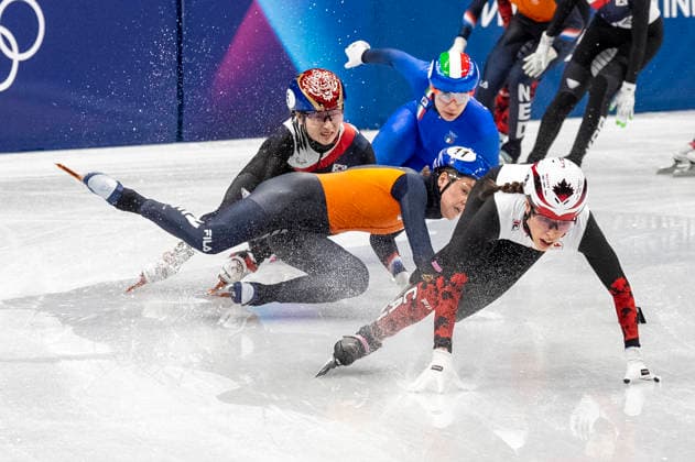 Short Track Speed skating, Eisschnelllauf - Milano Cortina 2026 Winter Olympics: Day 12 Shaoang Liu of Team People s Republic of China crashes behind Teun Boer of Team Netherlands during the semifinals of the Short Track Speed Skating Men s 500m on day twelve of the Milano Cortina 2026 Winter Olympic Games, Olympische Spiele, Olympia, OS at Milano Ice Skating Arena on February 18, 2026 in Milan, Italy. Milano Italy  Copyright: xAndrzejxIwanczukx originalFilename:iwanczuk-shorttra260218_np2LE.jpg