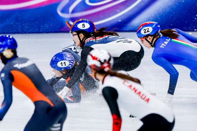 crash Michelle Velzeboer of the Netherlands and Minjeong Choi of Republic of Korea Women s 3000m Relay Finals, Milano Cortina 2026 Winter Olympics: Day 12, Short Track Speed skating, Eisschnelllauf - Milano Cortina 2026 Winter Olympics: Day 12, Milano Speed Skating Stadium, February 18, 2026, Milan, Italy.