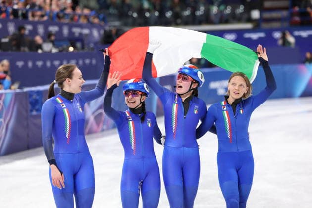 Winter Olympics - Podium Of Short Track Speed skating, Eisschnelllauf Women s 3000m Relay Elisa Confortola, Arianna Fontana, Chiara Betti and Arianna Sighel of Team Italy celebrate after winning silver in the Short Track Speed Skating Women s 3000m Relay on day twelve of the Milano Cortina 2026 Winter Olympic Games, Olympische Spiele, Olympia, OS at Milano Ice Skating Arena on February 18, 2026 in Milan, Italy. Photo by Alexis Jumeau ABACAPRESS.COM Milan Italy  Copyright: xJumeauxAlexis ABACAx