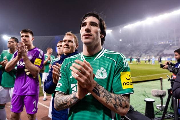 Sandro Tonali of Newcastle United Football Club claps the Newcastle United Football Club fans Qarabag v Newcastle United, UEFA Champions League, Knockout Round Play-Offs, First Leg, Football, Tofig Bahramov Republican Stadium, Baku, Azerbaijan - 18 Feb 2026Baku Tofig Bahramov Republican Stadiu Azerbaijan EDITORIAL USE ONLY No use with unauthorised audio, video, data, fixture lists, club league logos or live services. Online in-match use limited to 120 images, no video emulation. No use in betting, games or single club league player publications. Copyright: xElmirxKarimov Shutterstockx 16660416dg