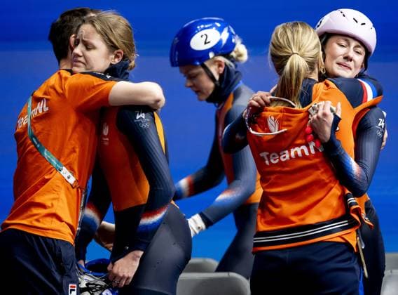 MILAN Michelle Velzeboer, Xandra Velzeboer, and ZoÃ« Deltrap during the 3000-meter relay final in the short track Speed skating, Eisschnelllauf event at the Milan Ice Skating Area at the Milan Winter Olympics. SEM VAN DER WAL ANP xVIxANPxSportx xxANPxIVx 551120883 originalFilename: 551120883.jpg