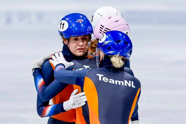Selma Poutsma of the Netherlands and Zoe Florence Deltrap of the Netherlands and Xandra Velzeboer of the Netherlands and Michelle Velzeboer of the Netherlands looks dejected after Women s 3000m Relay Finals, Milano Cortina 2026 Winter Olympics: Day 12, Short Track Speed skating, Eisschnelllauf - Milano Cortina 2026 Winter Olympics: Day 12, Milano Speed Skating Stadium, February 18, 2026, Milan, Italy.