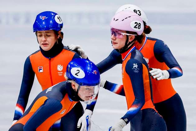 Selma Poutsma of the Netherlands and Zoe Florence Deltrap of the Netherlands and Xandra Velzeboer of the Netherlands and Michelle Velzeboer of the Netherlands looks dejected after Women s 3000m Relay Finals, Milano Cortina 2026 Winter Olympics: Day 12, Short Track Speed skating, Eisschnelllauf - Milano Cortina 2026 Winter Olympics: Day 12, Milano Speed Skating Stadium, February 18, 2026, Milan, Italy.