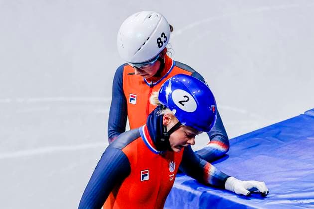 Xandra Velzeboer of the Netherlands and Selma Poutsma of the Netherlands looks dejected after Women s 3000m Relay Finals, Milano Cortina 2026 Winter Olympics: Day 12, Short Track Speed skating, Eisschnelllauf - Milano Cortina 2026 Winter Olympics: Day 12, Milano Speed Skating Stadium, February 18, 2026, Milan, Italy.