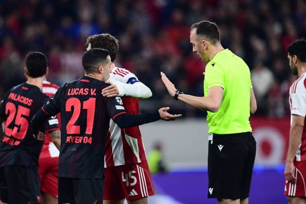 UEFA Champions League - Olympiacos FC vs Bayer 04 Leverkusen - Joao Pinheiro referee reacts during the UEFA Champions League Play-Offs 1st leg soccer match between Olympiacos FC and Bayer 04 Leverkusen in Georgios Karaiskakis Stadium, Piraeus, Greece, on 18 February 2026. IMAGO ONE INCH PRODUCTIONS PIRAEUS GREECE Copyright: xONExINCHxPRODUCTIONSx 6859877