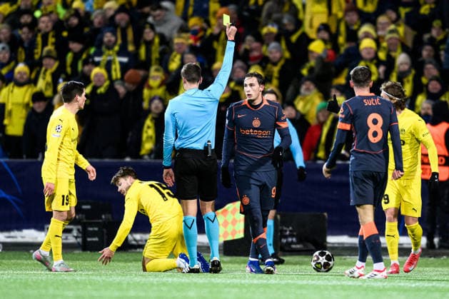 260218 Pio Esposito of Inter receives a yellow card during the UEFA Champions League football match between Bodo Glimt and Inter on February 18, 2026 in Bodo. Photo: Marius Simensen BILDBYRAN COP 238 MM0055 bbeng football fotball fotboll soccer uefa champions league mesterligaen bodo glimt inter fc internazionale milano Copyright: MARIUSxSIMENSEN BB260218ZS108