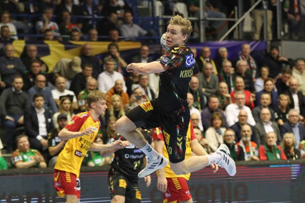 18.02.2026, xgox, Handball, EHF Champions League, SC Magdeburg - GOG Handbold v.l. Gisli Thorgeir Kristjansson (Magdeburg, 10) wirft Tor, Torschuetze, erzielt Tor, Treffer, scores the goal Magdeburg