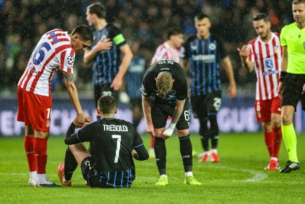 Club s Nicolo Tresoldi and Club s Joaquin Seys look dejected during a soccer game between Belgian Club Brugge KV and Spanish Atletico de Madrid, in Brugge on Wednesday 18 February 2026, the first leg of the play-offs for the knockout phase of the UEFA Champions League tournament. BRUNOxFAHY  x164162173x