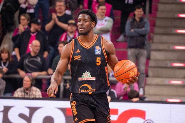 Deutschland: 1. Bundesliga Basketball easyCredit BBL 2025 2026 - Telekom Bonn vs SC RASTA Vechta - 21. Spieltag, 18.02.2026 - Telekom Dome (Bonn): am Ball Djairo Bernardina (SC Rasta Vechta, 5) Copyright: xOrhanxHabashx