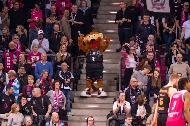 Deutschland: 1. Bundesliga Basketball easyCredit BBL 2025 2026 - Telekom Bonn vs SC RASTA Vechta - 21. Spieltag, 18.02.2026 - Telekom Dome (Bonn): Maskottchen von Telekom Bonn Copyright: xOrhanxHabashx