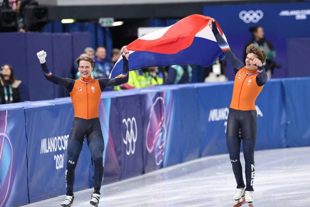 Winter Olympics - Brothers Melle and Jens van T Wout Win Silver And Bronze At Speed skating, Eisschnelllauf Men s 500m Dutch athletes and brothers, (L) Jens and (R) Melle van T Wout of Team Netherlands celebrate together after Melle wins silver medal and Jens wins bronze medal at the Short Track Speed Skating Men s 500m on day twelve of the Milano Cortina 2026 Winter Olympic Games, Olympische Spiele, Olympia, OS at Milano Ice Skating Arena on February 18, 2026 in Milan, Italy. Photo by Alexis Jumeau ABACAPRESS.COM Milan Italy  Copyright: xJumeauxAlexis ABACAx