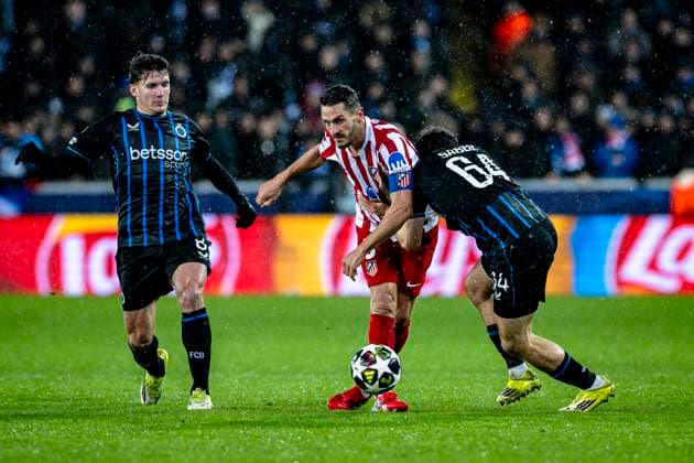 Club Brugge forwarder Christos Tzolis, Atletico de Madrid midfielder Koke, Club Brugge defender Kyriani Talbi, during the match Club Brugge KV vs Atletico de Madrid at the Jan Breydelstadion for the Champions League - KO play-offs - 1st leg season 2025-2026 in BRUGGE, Belgium on 18 february 2026. (Photo by Stefan Koops EYE4IMAGES DeFodi Images) -