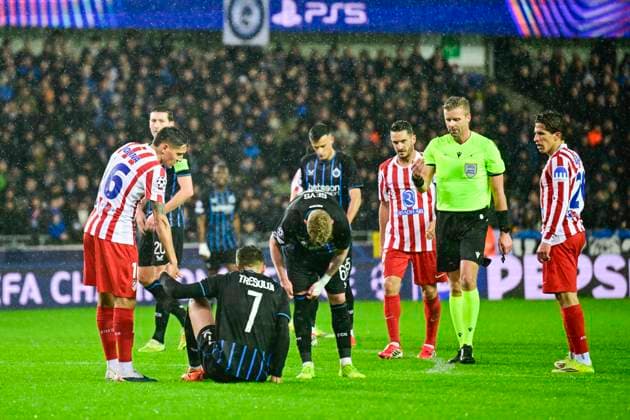 Club Brugge v Atletico de Madrid - UEFA Champions League BRUGGE, BELGIUM - FEBRUARY 18 : Tresoldi Nicolo forward of Club Brugge, Seys Joaquim defender of Club Brugge during the UEFA Champions League 2025 26 knockout phase play-off match first leg between Club Brugge and Atletico de Madrid on February 18, 2026 in Brugge, Belgium, 18 02 2026 Brugge Belgium  Copyright: xJanxDexMeuleneirx