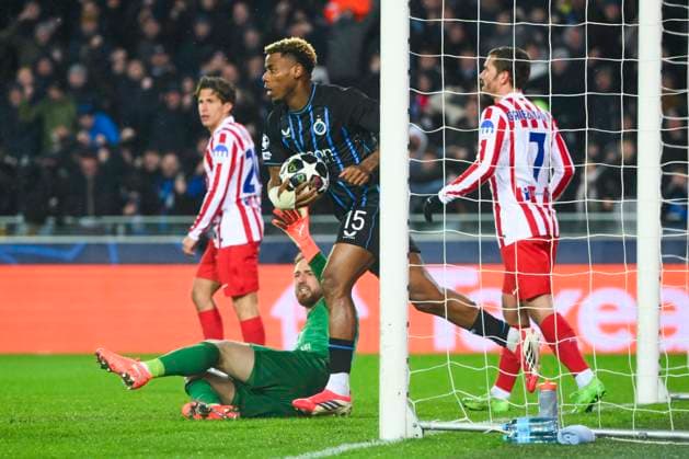 Club Brugge v Atletico de Madrid - UEFA Champions League BRUGGE, BELGIUM - FEBRUARY 18 : Onyedika Nwadike Raphael midfielder of Club Brugge celebrating scoring a goal during the UEFA Champions League 2025 26 knockout phase play-off match first leg between Club Brugge and Atletico de Madrid on February 18, 2026 in Brugge, Belgium, 18 02 2026 Brugge Belgium  Copyright: xVincentxKalutx