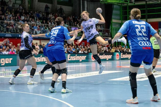 Merle Albers (SUN, 39), Lisa Borutta (VfL Oldenburg, 02), Meret Ossenkopp (SUN, 22), Sportunion Neckarsulm vs. VfL Oldenburg, Handball, Frauen, 1. Bundesliga, 18. Spieltag, Saison 2025 2026, 18.02.2026 Sportunion Neckarsulm vs VfL Oldenburg, Handball, Frauen, 1. Bundesliga, 18. Spieltag, Saison 2025 2026, 18.02.2026 Neckarsulm Copyright: xEibner-Pressefoto ChristianaxKunx EP_CKZ