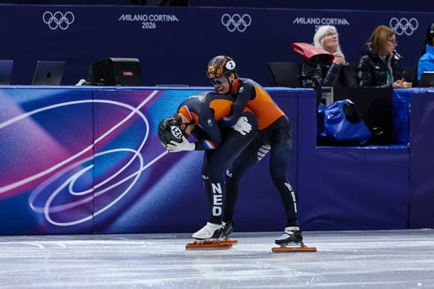 Melle van T Wout (NED) celebrate the 2nd place, Silver Medal with Jens van T Wout (NED) 3rd place, Bronze Medal during the Olympic Winter games, Winterspiele,Spiele, Summer games Milano-Cortina 2026, Short Track Speed skating, Eisschnelllauf Men s 500m Finals on February 18, 2026 at Milano Ice Skating Arena in Milan, Italy  Copyright: xFabrizioxCarabelli IPAxSportx xipa-agency.netx xx IPA_71705381 IPA_Agency_IPA71705381