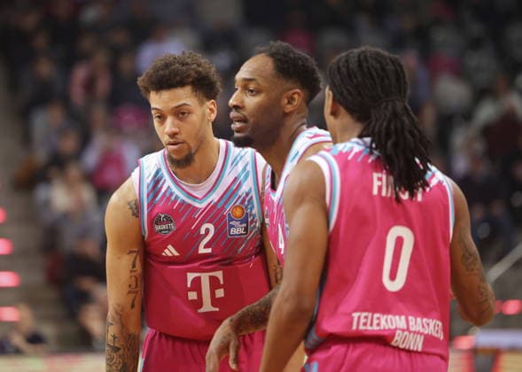 Alijah Comithier, Jeff Garrett, Jalen Finch Telekom Baskets Bonn vs. Rasta Vechta 21. Speiltag - Saison 2025 26