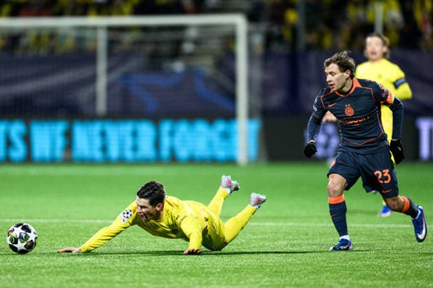 260218 Sondre Brunstad Fet of Bodo Glimt and NicolÃ² Barella of Inter during the UEFA Champions League football match between Bodo Glimt and Inter on February 18, 2026 in Bodo. Photo: Marius Simensen BILDBYRAN COP 238 MM0055 bbeng football fotball fotboll soccer uefa champions league mesterligaen bodo glimt inter fc internazionale milano Copyright: MARIUSxSIMENSEN BB260218ZZ145