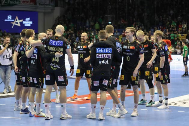 18.02.2026, xgox, Handball, EHF Champions League, SC Magdeburg - GOG Handbold v.l. Magdeburg Jubel ueber den Sieg, Jubel nach Spielende Magdeburg