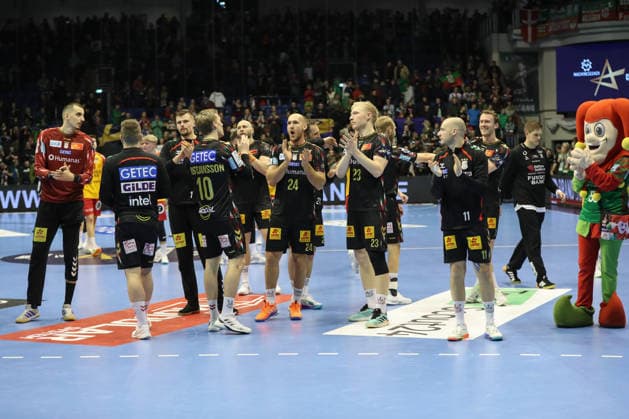 18.02.2026, xgox, Handball, EHF Champions League, SC Magdeburg - GOG Handbold v.l. Magdeburg Jubel ueber den Sieg, Jubel nach Spielende Magdeburg