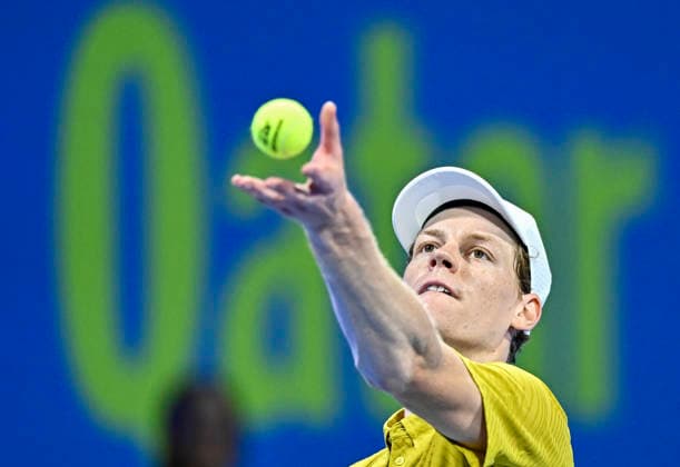 ATP, Tennis Herren QATAR EXXONMOBIL OPEN-ROUND OF 16 Jannik Sinner of Italy competes against Alexei Popyrin of Australia in the Round of q6 at the ATP men s Qatar ExxonMobil Open 2026 tennis tournament at the Khalifa International Tennis Complex in Doha, Qatar, on February 18 2026. DOHA Qatar Copyright: xNOUSHADx